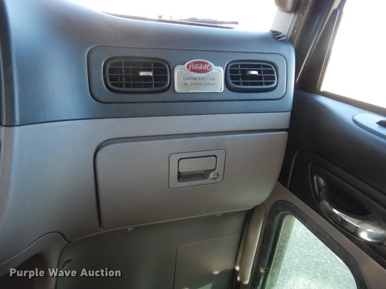 image for item DJ7485 2014 Peterbilt 365  crane truck