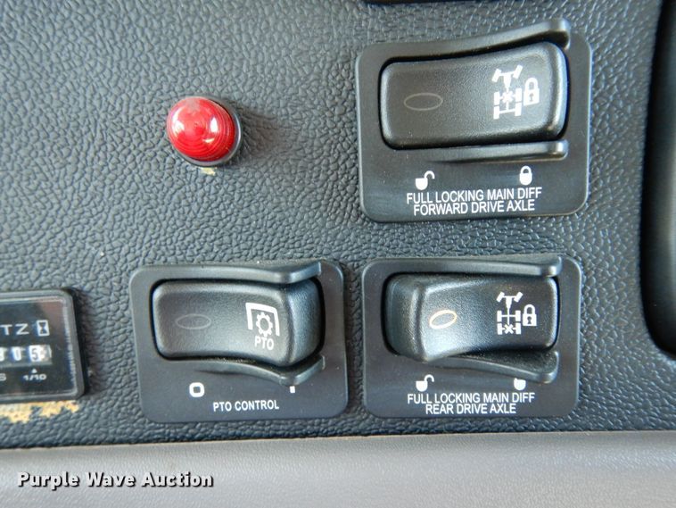 image for item DJ7485 2014 Peterbilt 365  crane truck