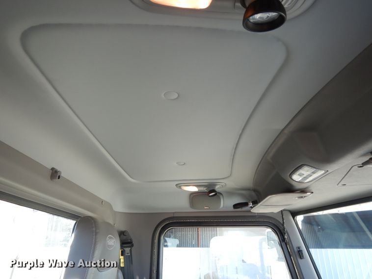 image for item DJ7485 2014 Peterbilt 365  crane truck