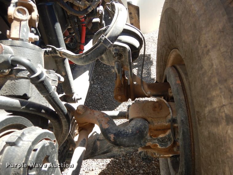 image for item DJ7485 2014 Peterbilt 365  crane truck