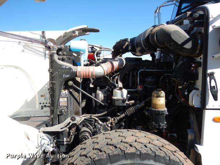 image for item DJ7485 2014 Peterbilt 365  crane truck