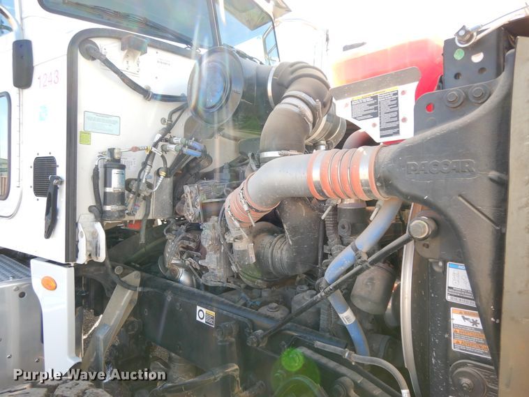 image for item DJ7485 2014 Peterbilt 365  crane truck