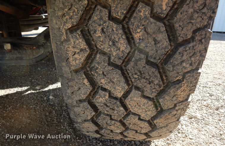 image for item DJ7485 2014 Peterbilt 365  crane truck