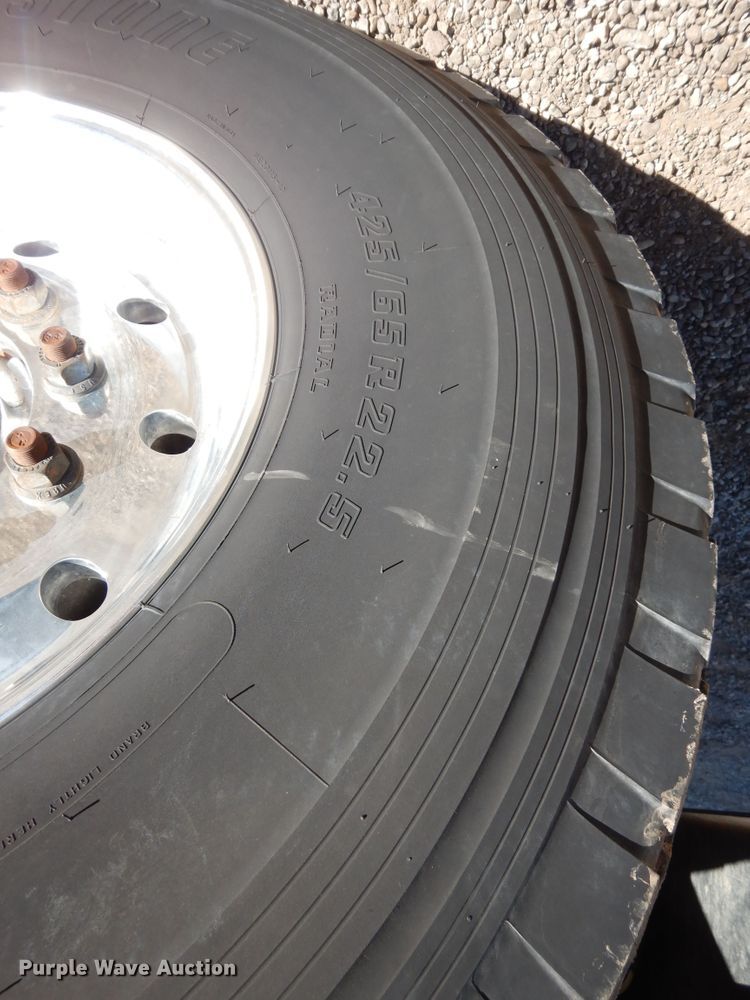 image for item DJ7485 2014 Peterbilt 365  crane truck