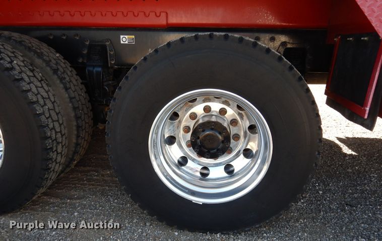 image for item DJ7485 2014 Peterbilt 365  crane truck