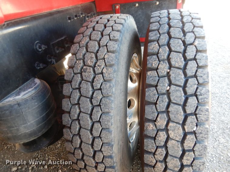 image for item DJ7485 2014 Peterbilt 365  crane truck