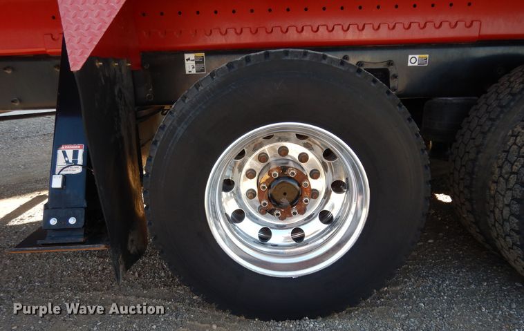 image for item DJ7485 2014 Peterbilt 365  crane truck