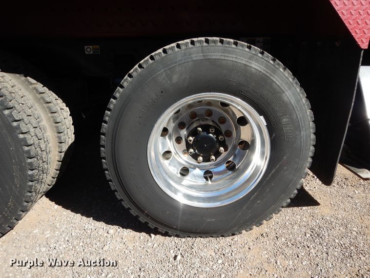 image for item DJ7485 2014 Peterbilt 365  crane truck