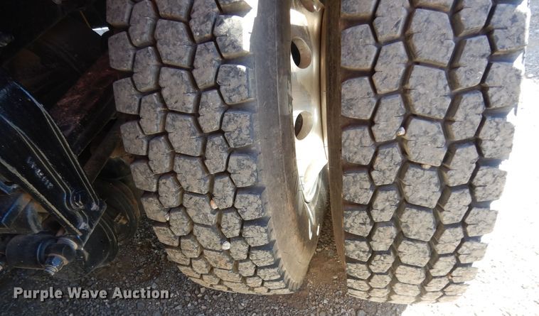 image for item DJ7485 2014 Peterbilt 365  crane truck