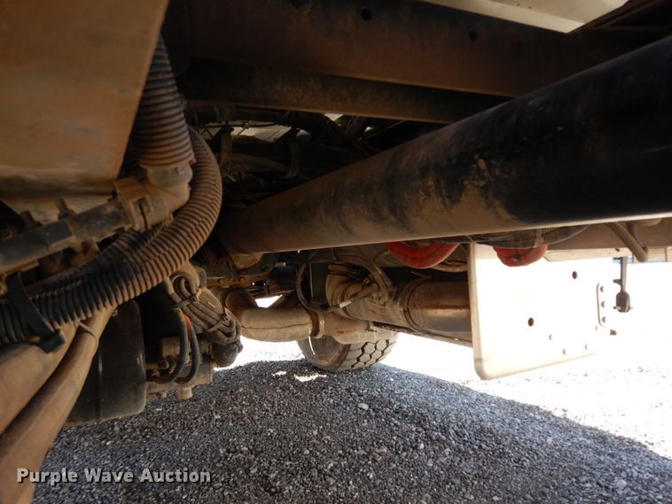 image for item DJ7486 2015 Peterbilt 365  crane truck