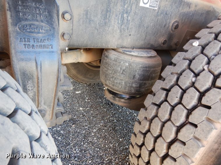 image for item DJ7486 2015 Peterbilt 365  crane truck