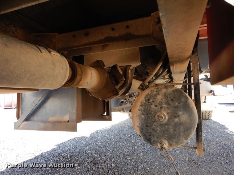 image for item DJ7486 2015 Peterbilt 365  crane truck