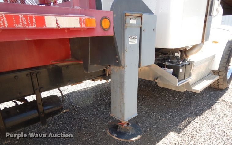 image for item DJ7486 2015 Peterbilt 365  crane truck