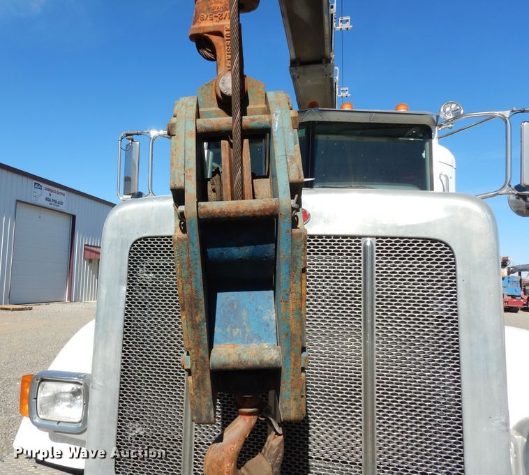 image for item DJ7486 2015 Peterbilt 365  crane truck