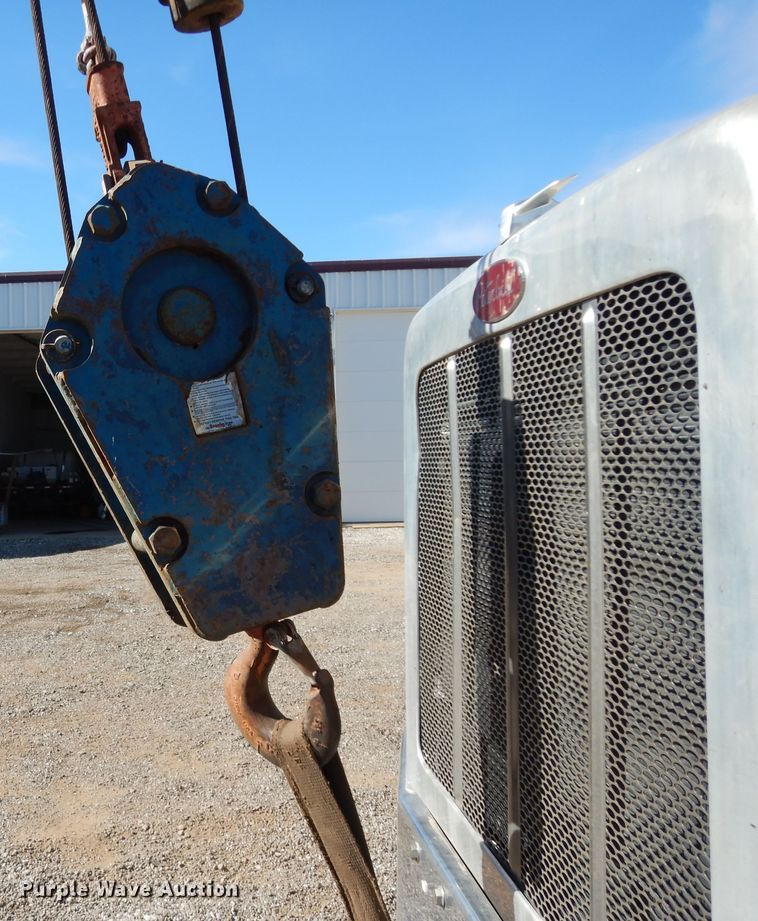 image for item DJ7486 2015 Peterbilt 365  crane truck