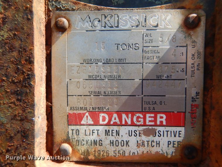 image for item DJ7486 2015 Peterbilt 365  crane truck