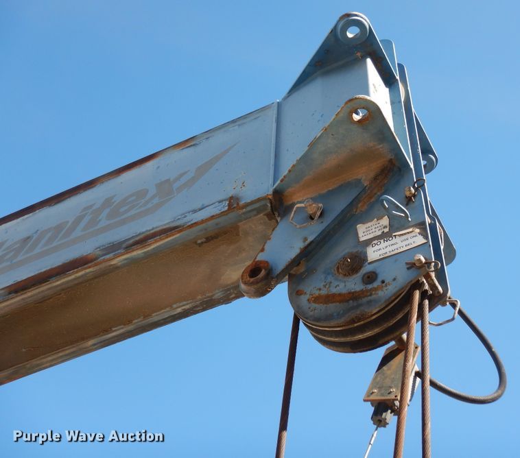 image for item DJ7486 2015 Peterbilt 365  crane truck