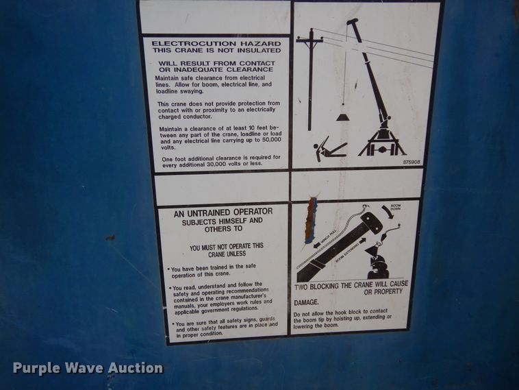 image for item DJ7486 2015 Peterbilt 365  crane truck