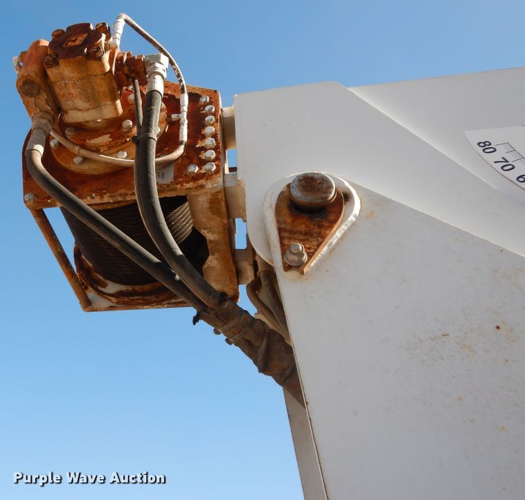 image for item DJ7486 2015 Peterbilt 365  crane truck