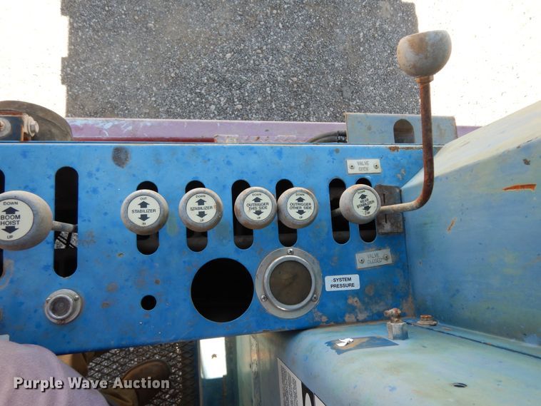 image for item DJ7486 2015 Peterbilt 365  crane truck