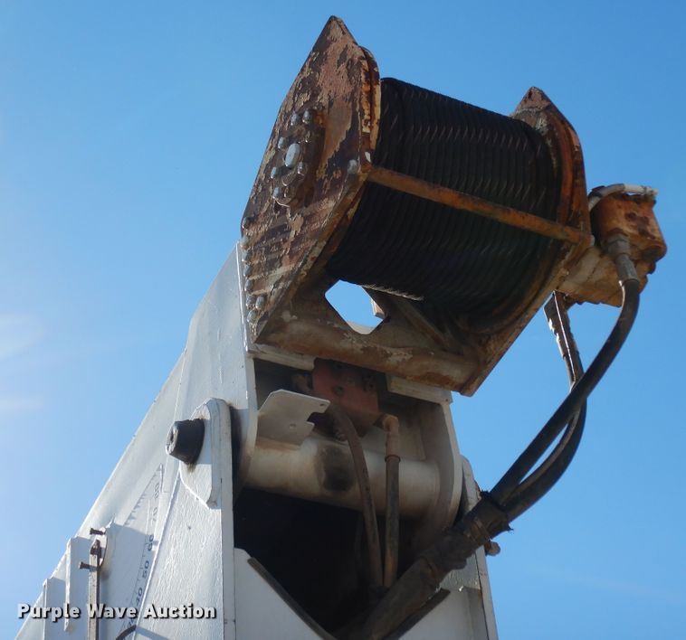 image for item DJ7486 2015 Peterbilt 365  crane truck