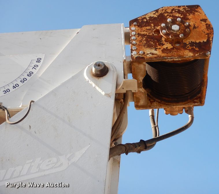 image for item DJ7486 2015 Peterbilt 365  crane truck