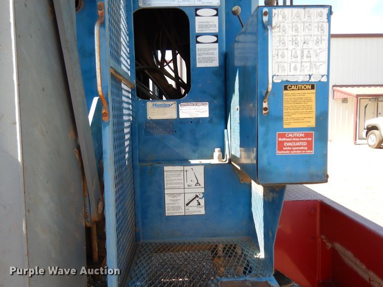 image for item DJ7486 2015 Peterbilt 365  crane truck