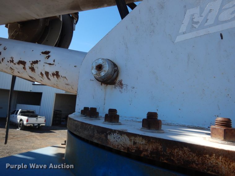 image for item DJ7486 2015 Peterbilt 365  crane truck