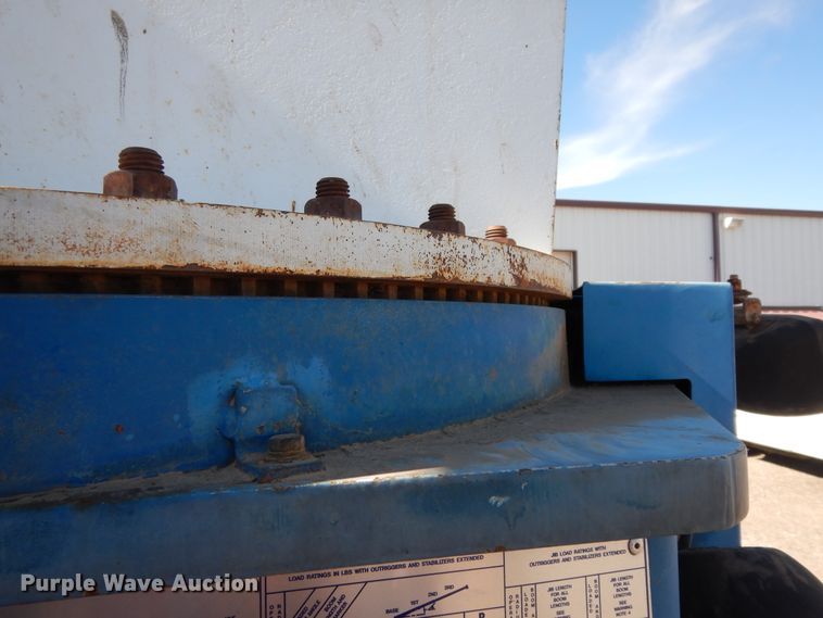 image for item DJ7486 2015 Peterbilt 365  crane truck