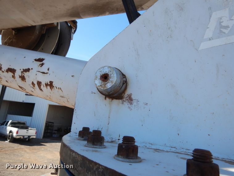 image for item DJ7486 2015 Peterbilt 365  crane truck