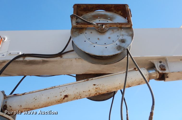 image for item DJ7486 2015 Peterbilt 365  crane truck