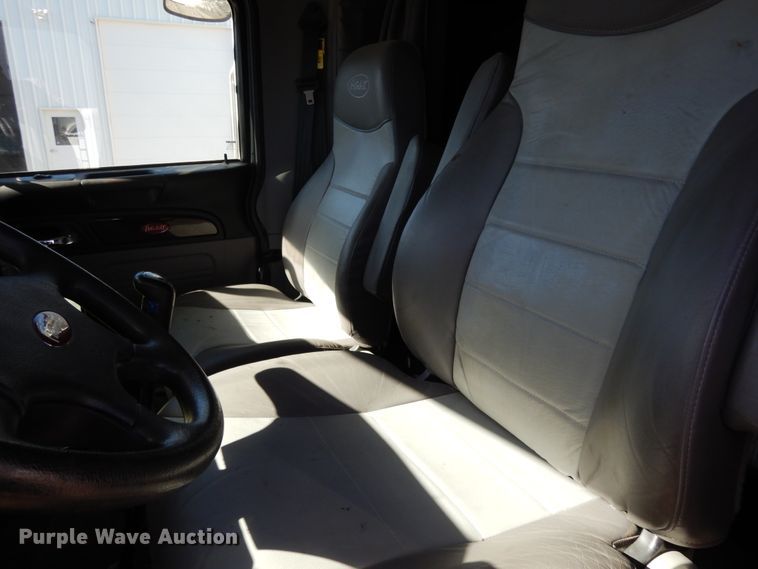 image for item DJ7486 2015 Peterbilt 365  crane truck