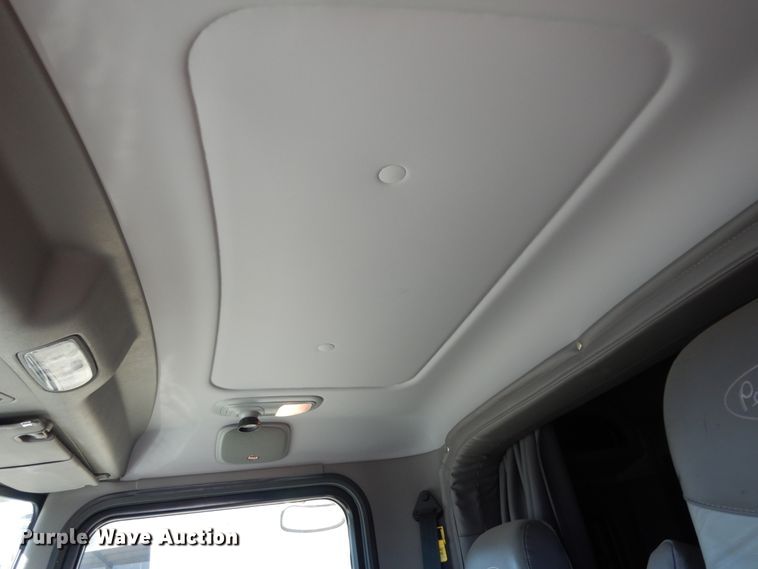 image for item DJ7486 2015 Peterbilt 365  crane truck