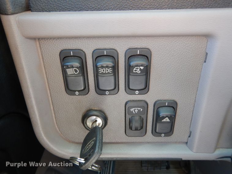 image for item DJ7486 2015 Peterbilt 365  crane truck