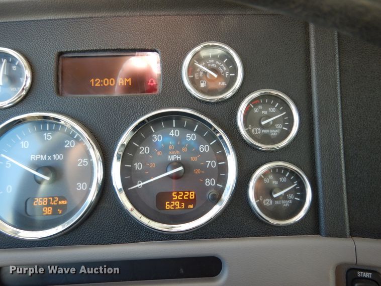 image for item DJ7486 2015 Peterbilt 365  crane truck