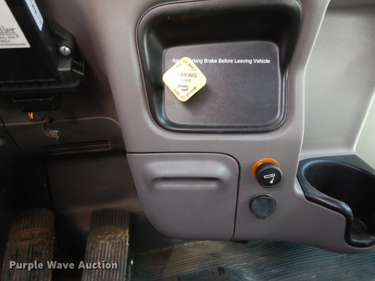 image for item DJ7486 2015 Peterbilt 365  crane truck