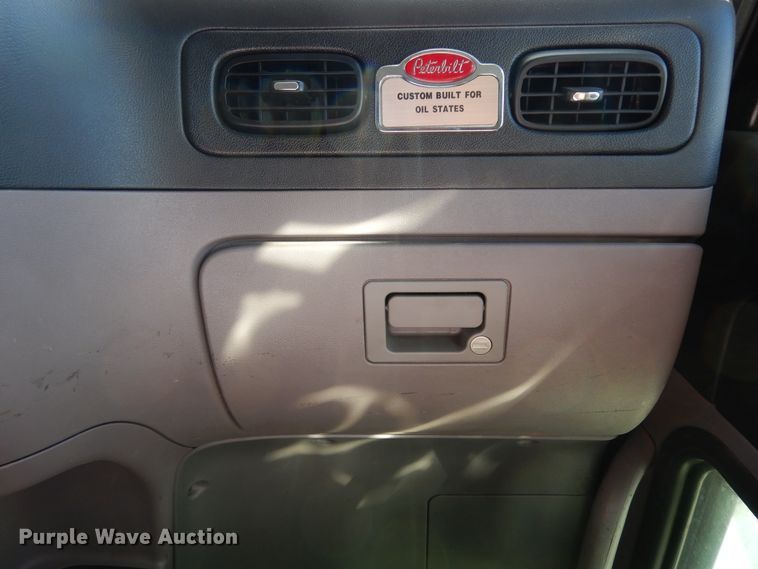 image for item DJ7486 2015 Peterbilt 365  crane truck