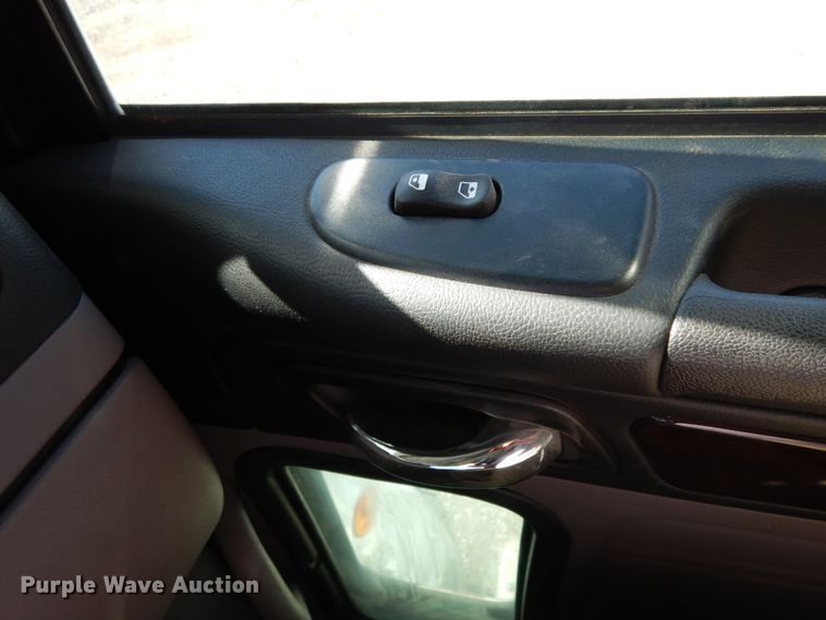 image for item DJ7486 2015 Peterbilt 365  crane truck