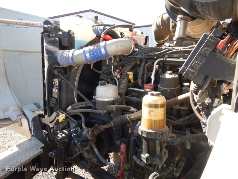 image for item DJ7486 2015 Peterbilt 365  crane truck