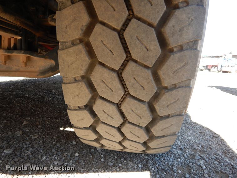 image for item DJ7486 2015 Peterbilt 365  crane truck