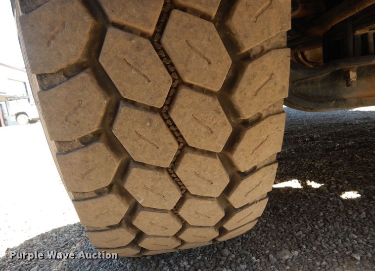 image for item DJ7486 2015 Peterbilt 365  crane truck