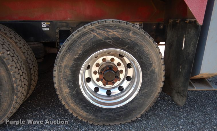 image for item DJ7486 2015 Peterbilt 365  crane truck