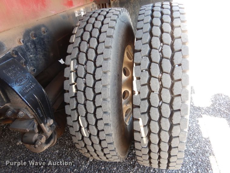 image for item DJ7486 2015 Peterbilt 365  crane truck