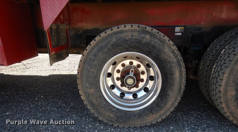 image for item DJ7486 2015 Peterbilt 365  crane truck