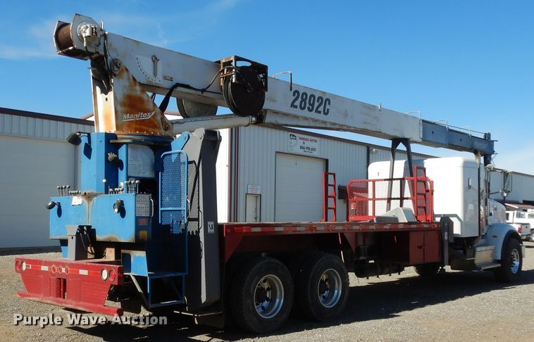 image for item DJ7487 2015 Peterbilt 365  crane truck