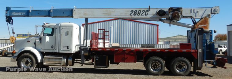 image for item DJ7487 2015 Peterbilt 365  crane truck