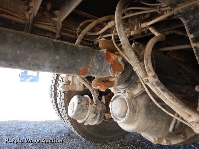 image for item DJ7487 2015 Peterbilt 365  crane truck