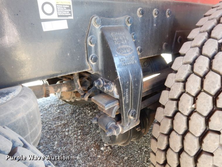 image for item DJ7487 2015 Peterbilt 365  crane truck