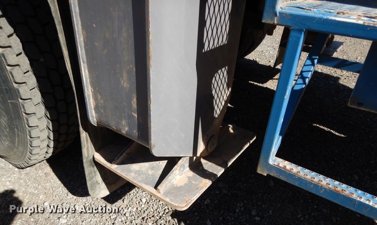 image for item DJ7487 2015 Peterbilt 365  crane truck