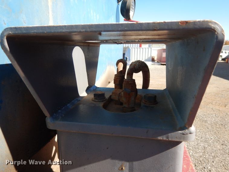 image for item DJ7487 2015 Peterbilt 365  crane truck